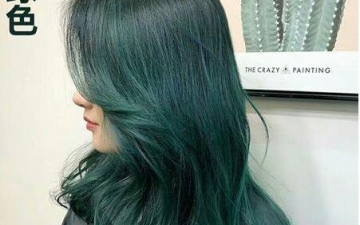 墨绿色头发:墨绿色头发需要漂吗，不漂配方怎么调？